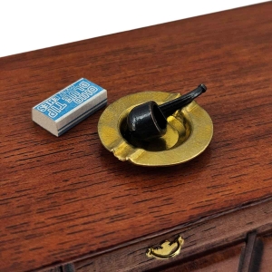 Pipe with ashtray and matchbox